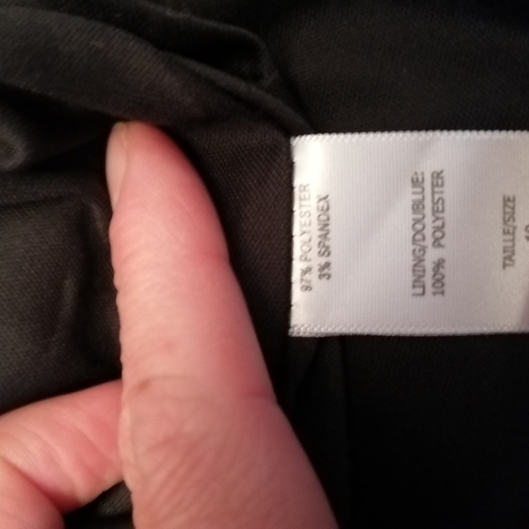 Red and black fit and flare dress - Picture 10 of 10